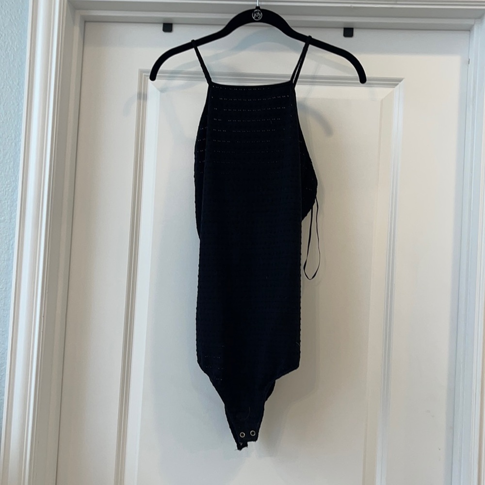 1State- Flower ribbed cross back tank bodysuit black.